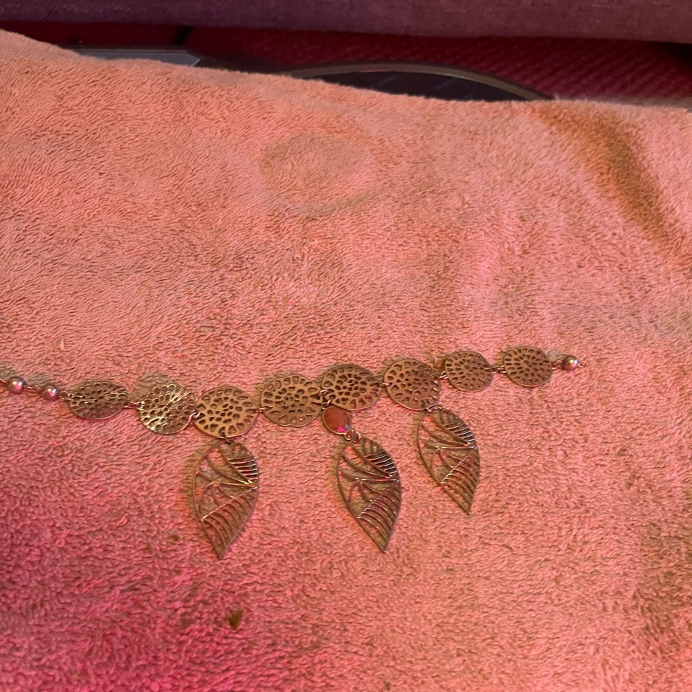 Leaf neckless